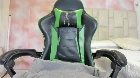 karoline  online show from April 13, 2026, 8:58 pm