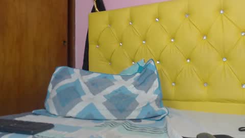 Snapshot of aidan_twink chatting on February 19, 2025, 2:01 am AIDAN online show from February 19, 2025, 2:01 am