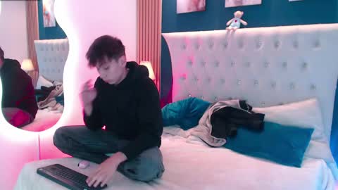 Aiden online show from June 2, 2026, 12:40 pm