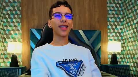 aiden_royce online show from September 25, 2025, 3:54 am