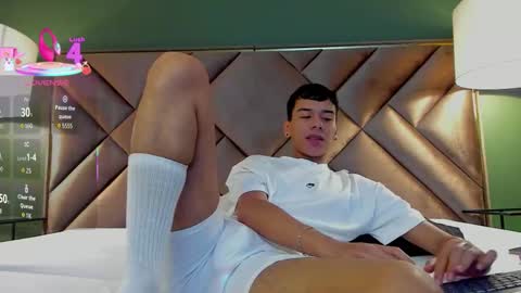 aiden_royce online show from November 28, 2025, 5:43 am