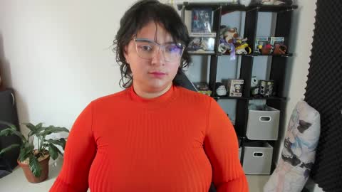 Catalina online show from February 10, 2025, 5:19 pm