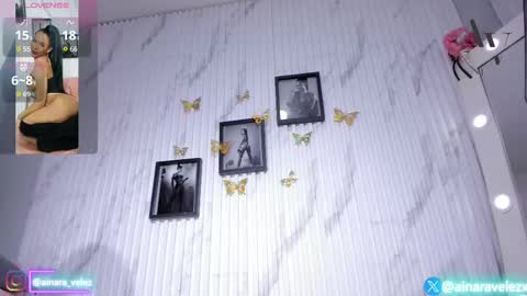 AinaraVelez online show from September 18, 2025, 4:31 pm