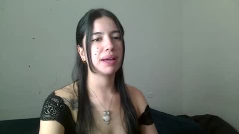 Snapshot of aine_ileana chatting on April 22, 2026, 6:53 pm J online show from April 22, 2026, 6:53 pm