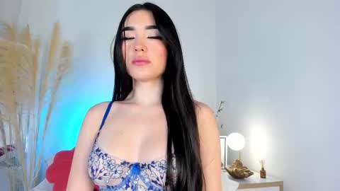 airi  online show from November 13, 2025, 1:32 pm