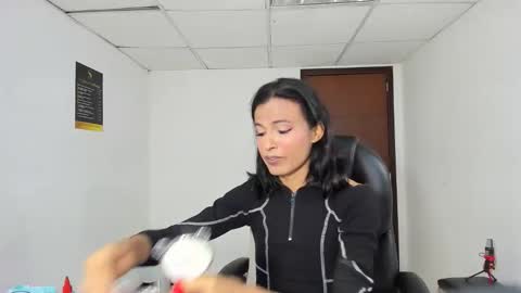 Snapshot of aisha_hotts777 chatting on February 10, 2026, 4:05 am Aisha online show from February 10, 2026, 4:05 am