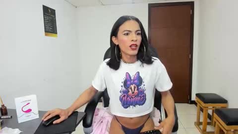 Snapshot of aisha_hotts777 chatting on February 27, 2026, 4:45 am Aisha online show from February 27, 2026, 4:45 am