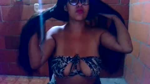 aisha koswell3 online show from November 19, 2025, 5:29 am