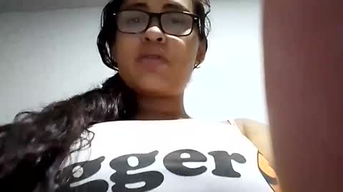 aisha koswell3 online show from April 12, 2026, 10:31 am