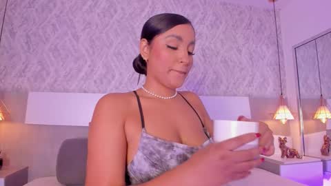 Aisha online show from December 5, 2025, 4:14 pm