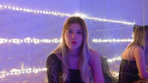 Aisha online show from October 31, 2025, 6:03 am