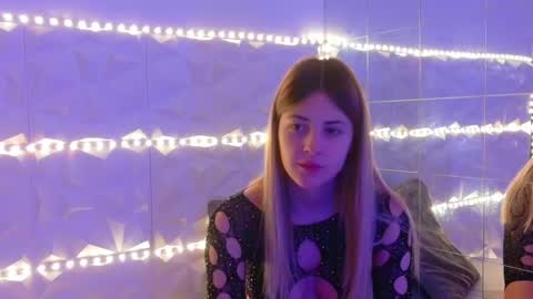 Aisha online show from November 6, 2025, 6:14 am