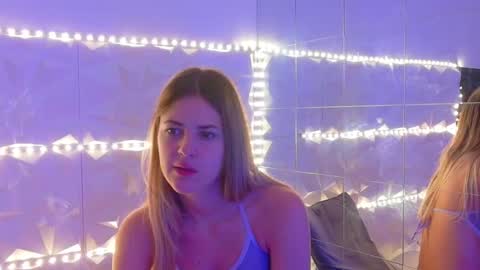 Aisha online show from November 10, 2025, 6:01 am