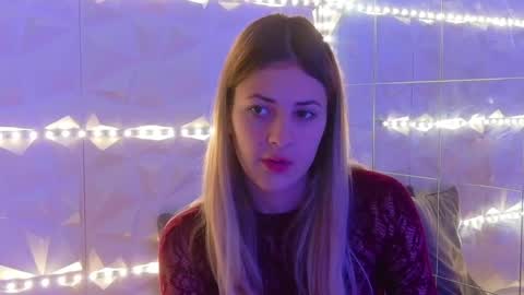 Aisha online show from November 25, 2025, 6:13 am