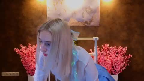 aishiro online show from February 16, 2025, 3:48 pm