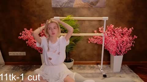 aishiro online show from February 21, 2025, 3:43 pm