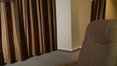 aishiro online show from February 1, 2026, 3:54 pm