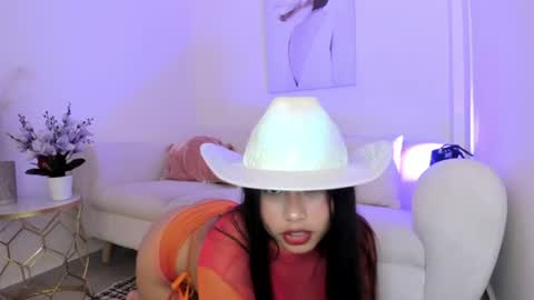 Snapshot of aitana_gluck chatting on July 6, 2026, 5:04 am Aitana online show from July 6, 2026, 5:04 am