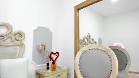 Snapshot of aixa08_ chatting on February 15, 2025, 2:22 pm Aixa online show from February 15, 2025, 2:22 pm