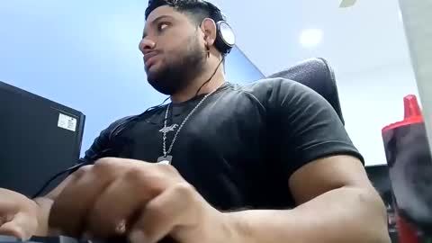 Esteban online show from February 1, 2025, 8:18 am