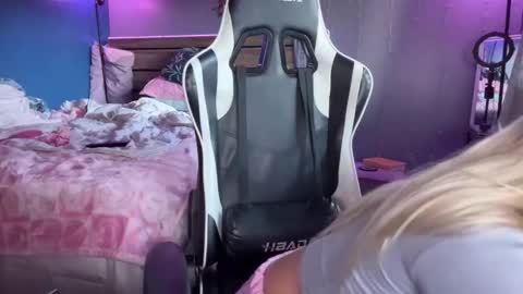 AJ online show from April 3, 2026, 2:09 am