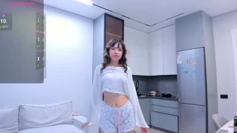 Akari online show from June 14, 2026, 4:36 am