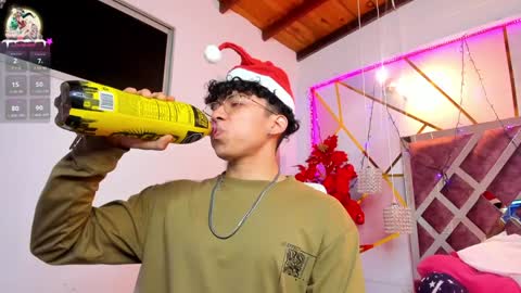 akazaboy online show from December 24, 2024, 4:11 am