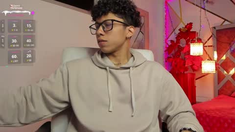 akazaboy online show from December 28, 2024, 5:23 am