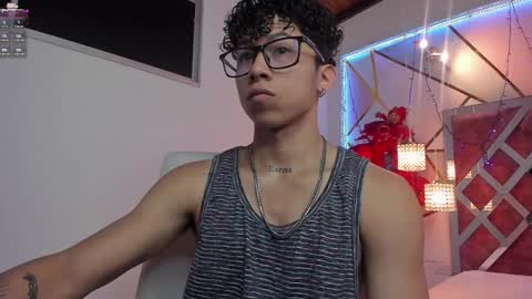 akazaboy online show from December 31, 2024, 3:55 am