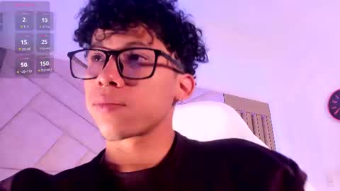 Snapshot of akazaboy chatting on July 14, 2026, 4:39 am akazaboy online show from July 14, 2026, 4:39 am