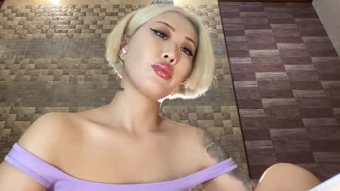 Snapshot of akemi_jp chatting on February 25, 2025, 6:31 pm Akemi online show from February 25, 2025, 6:31 pm