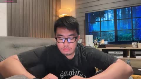 Snapshot of akihiro_morningstar chatting on April 26, 2026, 7:55 pm Dave online show from April 26, 2026, 7:55 pm