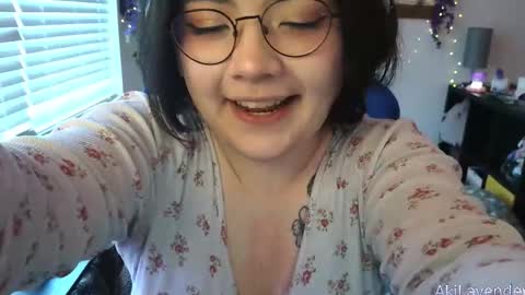 Snapshot of akilavender chatting on October 15, 2025, 8:53 pm Aki . online show from October 15, 2025, 8:53 pm