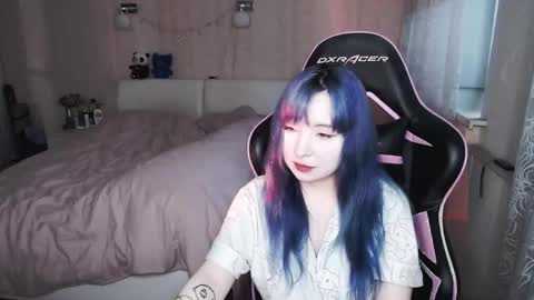 akirahartyx online show from May 23, 2026, 3:49 pm