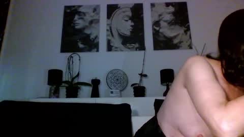 MIHAELA online show from October 23, 2025, 6:28 pm