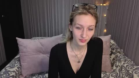 akiro_kim online show from February 11, 2026, 1:54 am