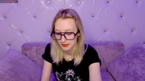 akiro_kim online show from February 17, 2026, 2:19 am