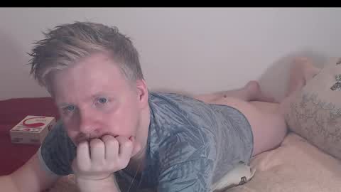 aktavian_w online show from October 6, 2025, 6:49 pm