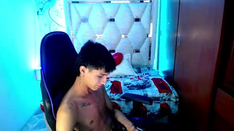 Akyra latin online show from March 31, 2026, 12:01 am