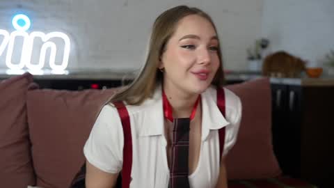 Snapshot of al1ce_fox chatting on December 18, 2024, 8:14 pm Alice and Nate online show from December 18, 2024, 8:14 pm