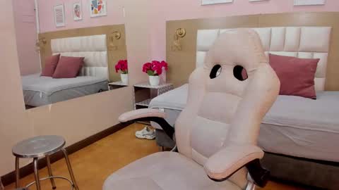alahia_am online show from September 15, 2025, 11:32 am