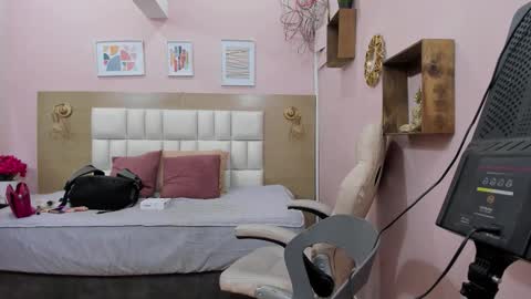alahia_am online show from October 13, 2025, 11:54 am