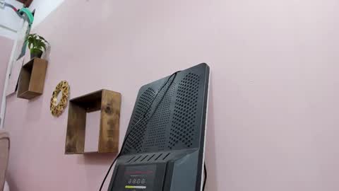 alahia_am online show from October 16, 2025, 11:33 am