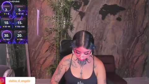 ALAHIA online show from April 15, 2026, 5:42 pm