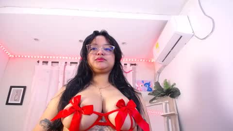 alaia__25 online show from September 28, 2025, 11:04 am