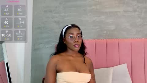 alaia_colins online show from February 8, 2026, 1:42 am