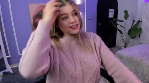 Alaia online show from November 8, 2025, 1:55 pm