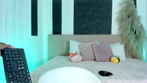 Alaia online show from February 9, 2026, 7:40 pm