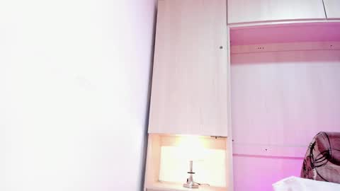 alaiaroose online show from October 31, 2025, 8:21 pm