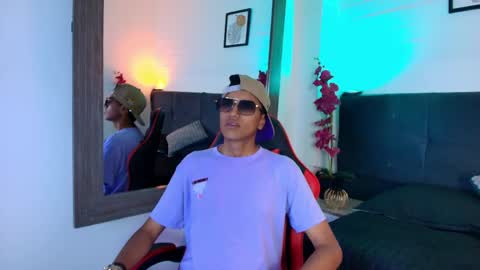 Snapshot of alan_colthon chatting on April 21, 2026, 8:34 pm alan_colthon online show from April 21, 2026, 8:34 pm